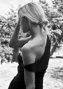 Joseph-Omar:  Sarah Leigh Thomson - Greenwood Cemeteryby: Joseph Omarmua: Alyssa