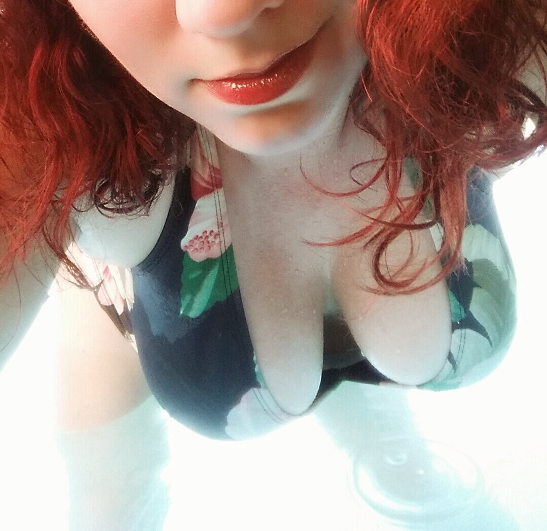 pandora7824:  ❤ Personal Tease… late afternoon and early evening in the pool…