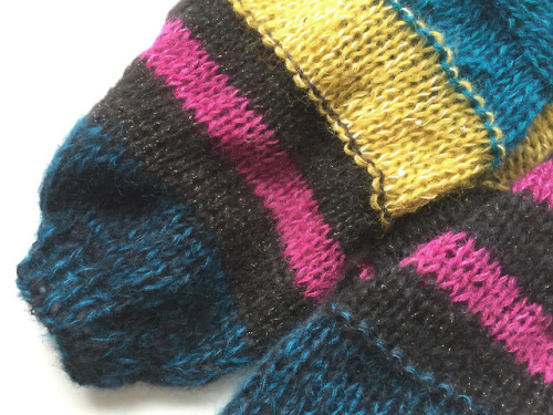 my latest knitting, oversized cardigan - Ravelry pattern: FRIDA - Top Down Oversize Cardigan