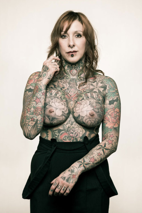 Extreme Tattoos und Piercings bei Frauen porn pictures