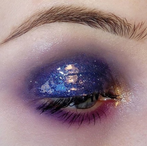 lovberry:instagram.com/p/BhUbn8sBXmk/ I love anything that looks like a galaxy.