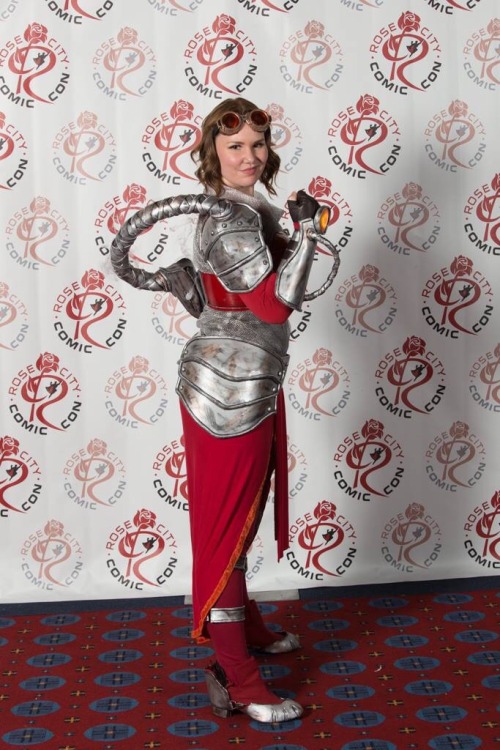 Had a great weekend at rose city comicon with friends! Chandra won the tinkering and more than human