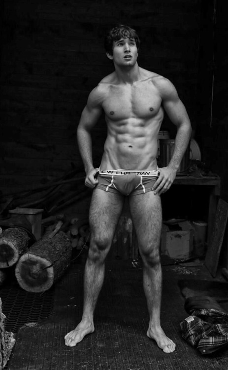 kanjilikesboys:  nyrammer:  Brendan Dean  looks like Haley Joel Osmond