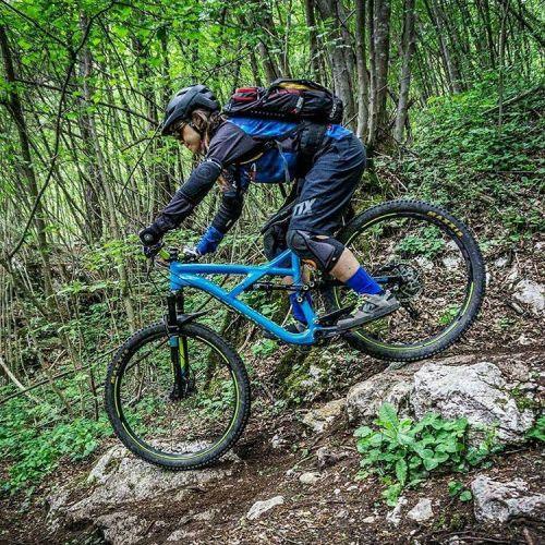 blog-pedalnorth-com: @Regrann from @_d380r4h_ - Sogno verde e colorata natura, rocce alte, spazi ape