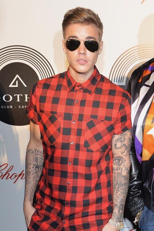 ladiesandbottoms:  aintwonderland: your hair looks sexy pushed back   I LIKE THIS
