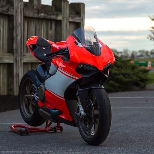 bikeswithoutlimits:  1199 Superleggera | @JayLakePhotos #BWL #BlackList #BikesWithoutLimits #DucatiGram #Superleggera #1199