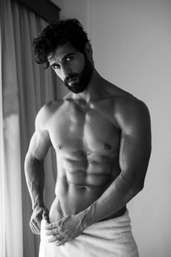 rapideyesmovement:  Manhal Bnayat by Andreas