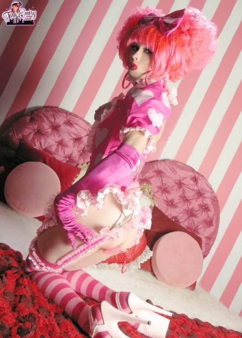 taraemory:  Well, my valentines day shoot is up. It’s so sweet you’ll probably go into a diabetic coma! I think after this I might give the pink and frilly look a break! And check out those huge pink anal beads. I bet you can’t guess what they’re