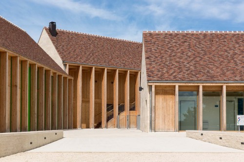 MAISON DE SANTE DE VEZELAYArchitect : Bernard Quirot & associésPhotographer : Luc BoeglyLocation