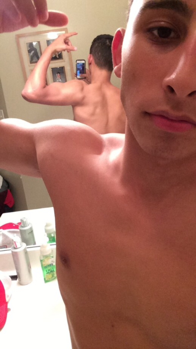 yourrrniggasdick:  Again, posted his link too, but he gotta nice dick lol
