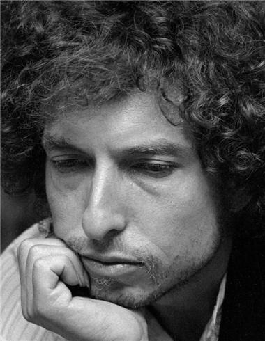 littlebunnysunshine:  Happy Birthday, Bob!!! Thank you for writing many of my most favorite songs!!!!!