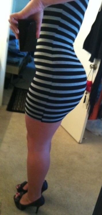 prfct4us:  some random pictures of my booty. Thought it be a great way to share on hump day lol. Hope you enjoy. Like and reblog.