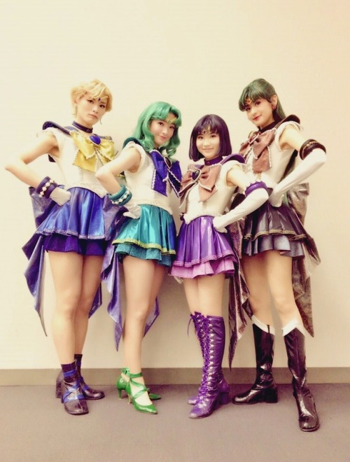 real-life-senshi: Outers family photos series &lt;3Every time I feel like I cannot love this Out