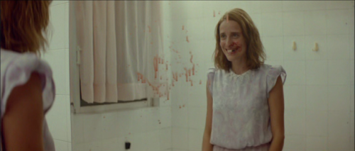 filmien: Dogtooth / Kynodontas (Yorgos Lanthimos, 2009)