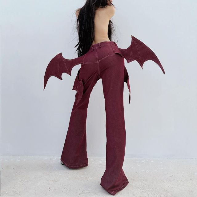 randomitemdrop:velvetcloak:la luneItem: Trousers of the Winged Booty