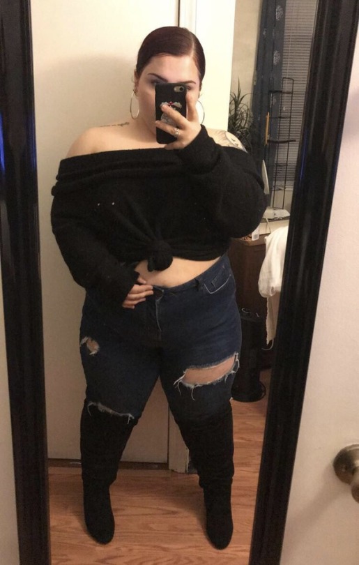 lovemesomebiggirls:  fuckingr3ckless:  Big bitch SZN   Beautiful 😍🤤