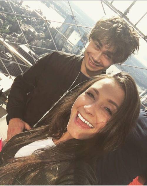 8/6-2017. Alexander Rybak on Instagram
“I can act like a king, and feel OK. Or I can act like a proper boyfriend, and feel like a king. 🗽”
- Marianne