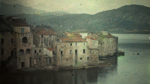 zielenadel:Léon Herlant . Bay of St. Florant, Corsica . Circa 1910 . Autochrome