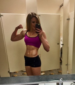 in-fitnessandin-health:  xo-kellyann:  Feeling like a boss ass bitch today.  As you should! Lookit all that hard work!!