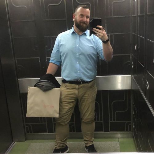 Visit favourite record store ✅ Take selfie in elevator mirror ✅ Push button to make elevator go⛔️ Wa