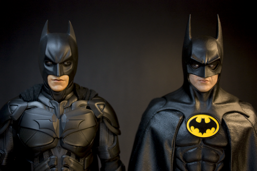thelineofthecentury-deactivated:   Hot Toys Action Figures of Christian Bale and Micheal Keaton as Batman Credit Goes to whoever took the photo  
