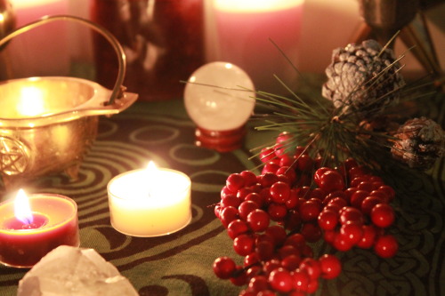 paganwanderings:Yule is just around the corner! The sun will be returning soon. ^-^☆ pagan wandering