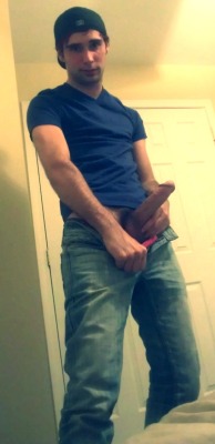 Gayamateurclub:  Like Amateur Guys?  Follow The Gay Amateur Club. Http://Gayamateurclub.tumblr.com/