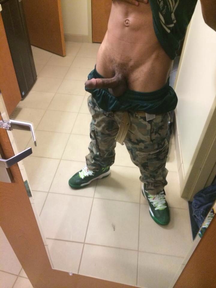 eatmysnicker:  thatsverygay:  Dee Tod  😍