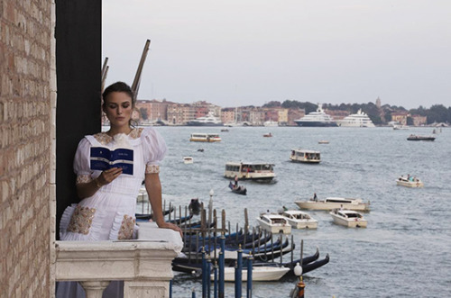 michellewilliamss:Keira Knightley in Venice. (x)