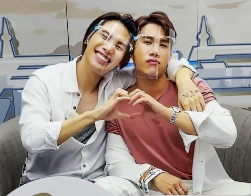 allovelyhappily: MaxTul together at the Chaonang event 