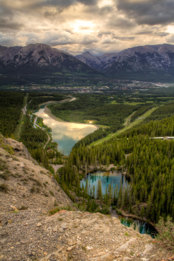 expressions-of-nature:  Canmore, AB by: Drew Hosick