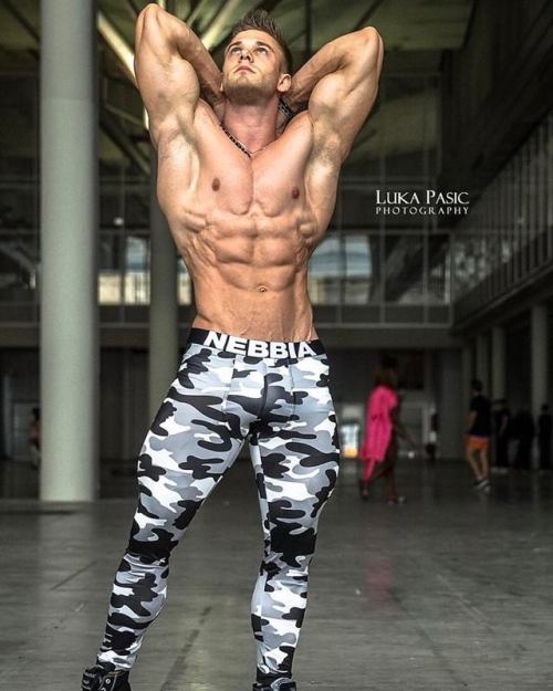   Ondřej Kmošťák - IFBB PRO  