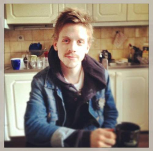 bearfeat42:simonsoderbergtrash:Happy Birthday to this precious dude, love you, Martin  Yes! Happy bi