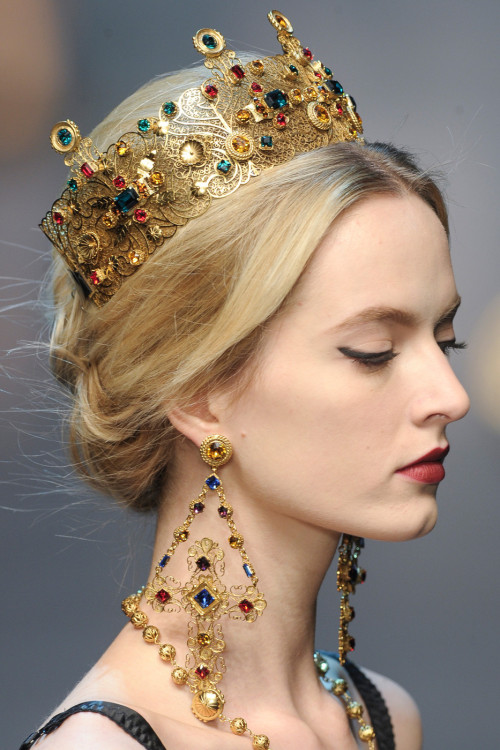 simplistico:  dilek-hanif:  dilek-hanif:  Dolce and Gabbana, F/W, 2013  Insta: GapToothBish   ✖high 