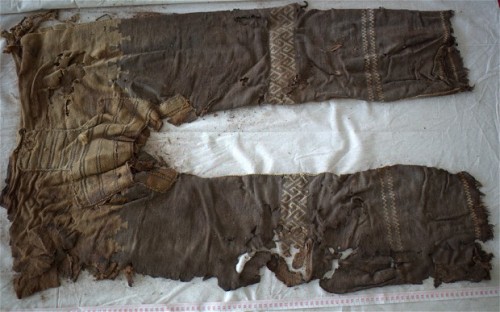 sixpenceee:World’s Oldest Trousers Found At Burial Site In ChinaA team of researchers in China