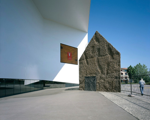 Herzog & De Meuron, Schaulager Museum and Art Storage, Basel, Switzerland, 2003 (via spiluttini)