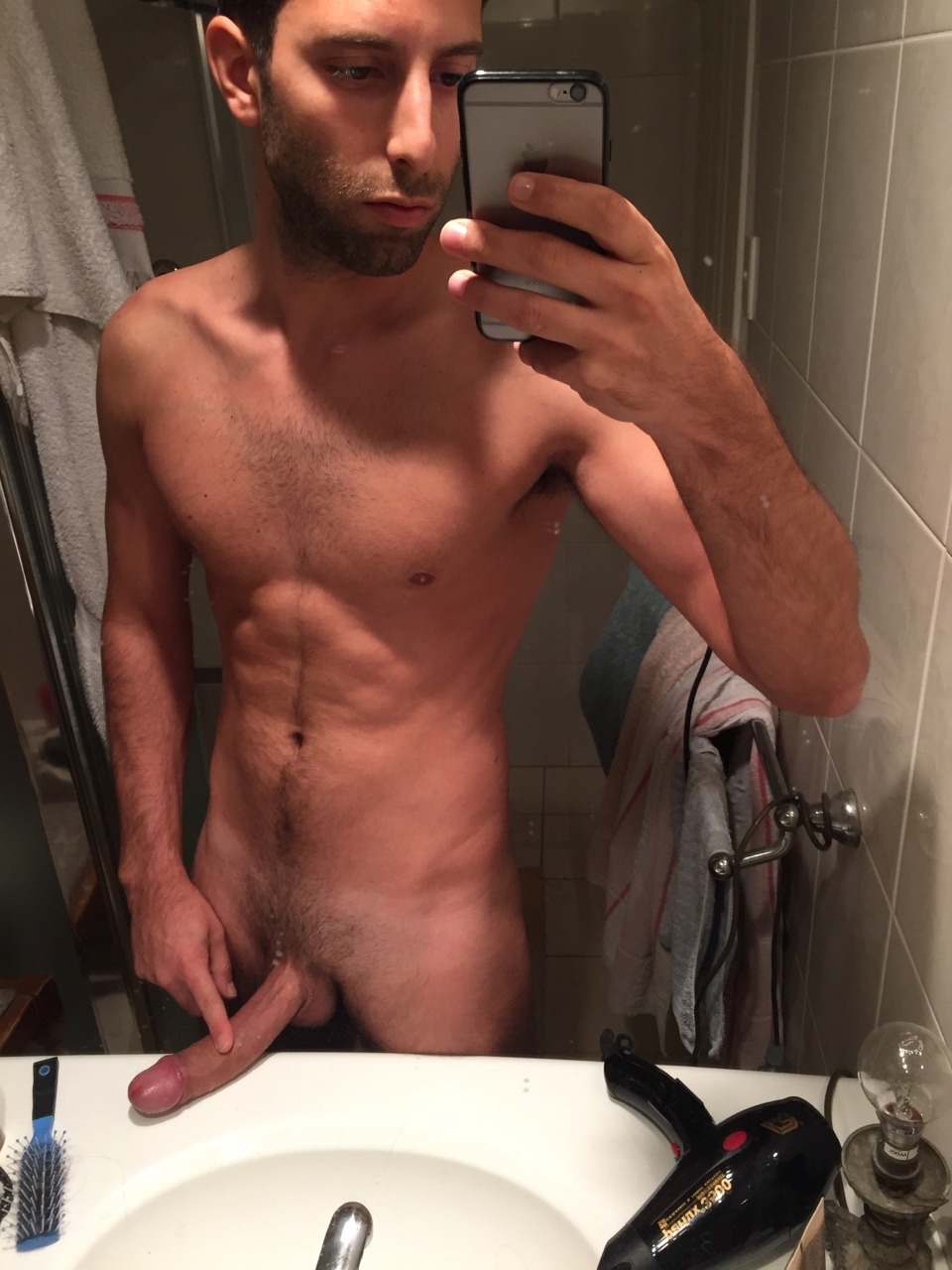 biggaydong:  Horny shower time