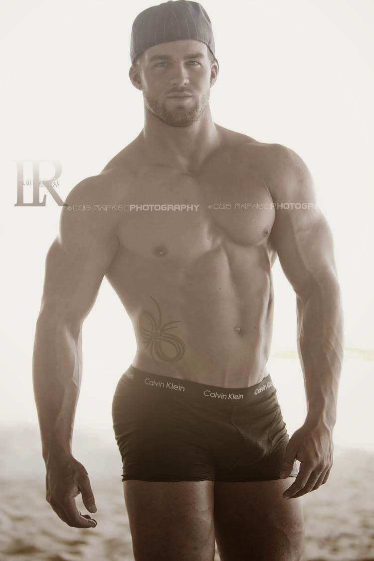 cdnlifter27:  Cody Redmond Photos: Luis Rafael Photography 