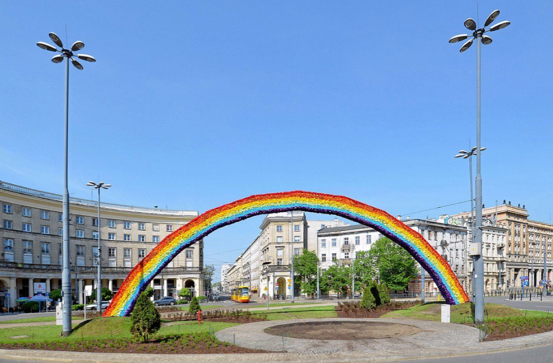 gahdamnpunk:  Science is gay confirmed. Happy pride!