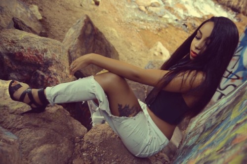 strangersneedlove: @vayshgod