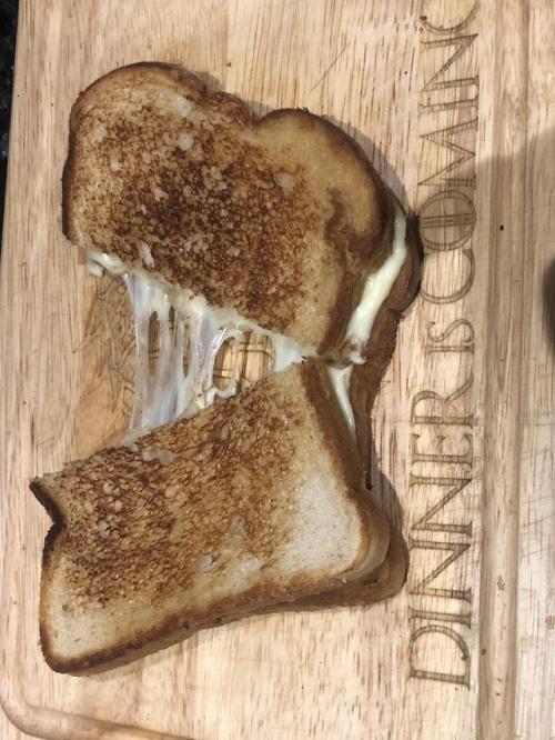 grilledcheesechirps - Gouda for me