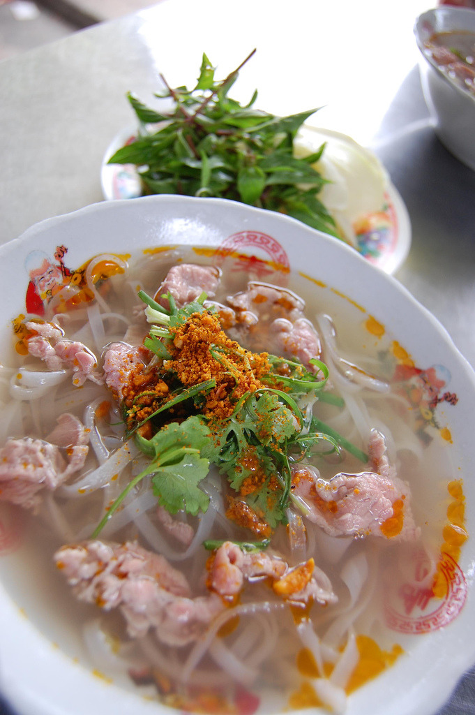 fuckyeahpho:  Pho (soup) in Hoi An, Vietnam (by smather)