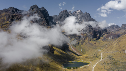 oomph feeling out of breath just looking at these photos of the hike to Huayna Potosí - basecamps st