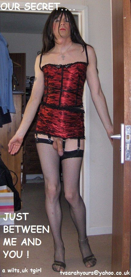 sissyteritoo:  webridder:  And the world  I won’t tell anyone if you let me suck