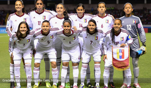 vinotintosoy:  VENEZUELA TRIUNFA EN SU DEBUT ANTE COSTA RICA  La selección de Venezuela derrotó 3-0 a las anfitrionas de la Copa Mundial Femenina Sub-17 de la FIFA Costa Rica 2014 en el debut de ambos equipos en la competición. El partido, correspondiente