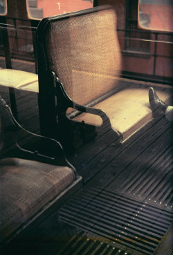 last-picture-show:Saul Leiter, Foot on El, 1955