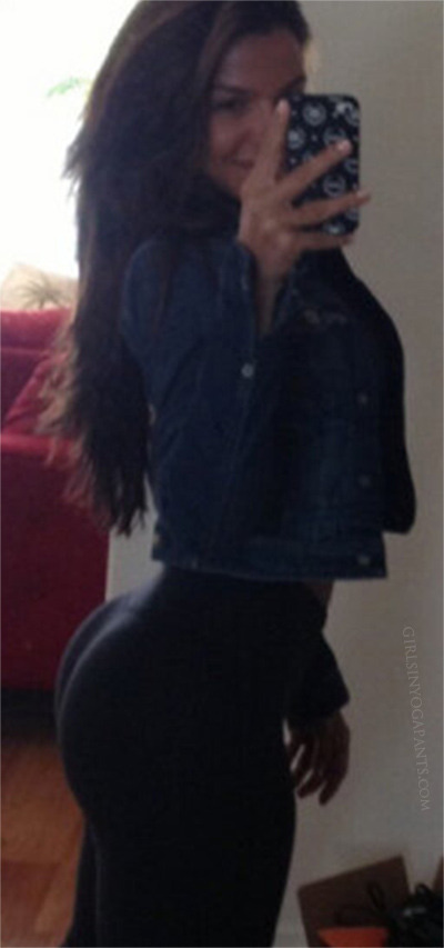 girlsinyogapants:  Vida Guerra ðŸ˜² ðŸ‘   More â†’ www.girlsinyogapants.com/tag/vida-guerra/