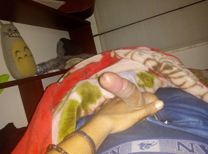 heteroschacalescalientes: Nicolas, 18 años, hetero un poco timido al comienzo, luego