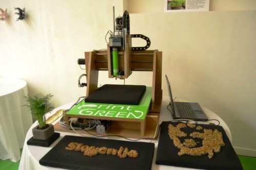 sci-universe:Did you know there’s a“green” 3D printer? Project PrintGREEN designed one that produces