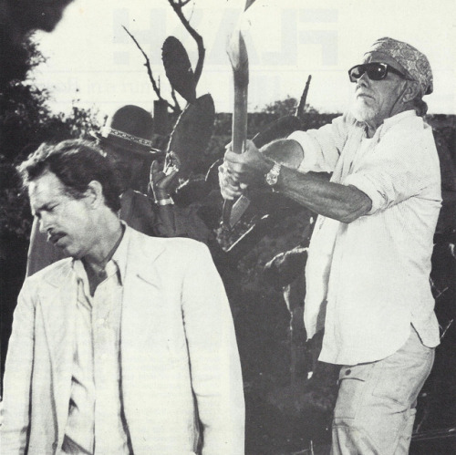  Warren Oates and Sam Peckinpah on the set of Bring Me the Head of Alfredo Garcia.